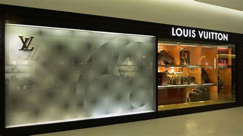 saks bal harbour louis vuitton|louis vuitton phipps plaza.